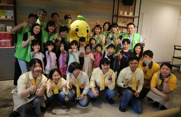 台積電12A志工攜手幼兒園學童　一同與憨兒體驗香包DIY慶端午