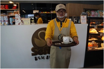 喜憨兒庇護員工各司其職  喜憨兒庇護商店輕食飲料好品質