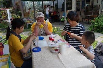 逛憨喜小農市集 支持小農與憨兒