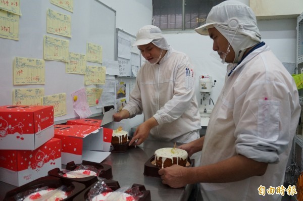 憨兒作糕點 母親節送愛到偏鄉部落