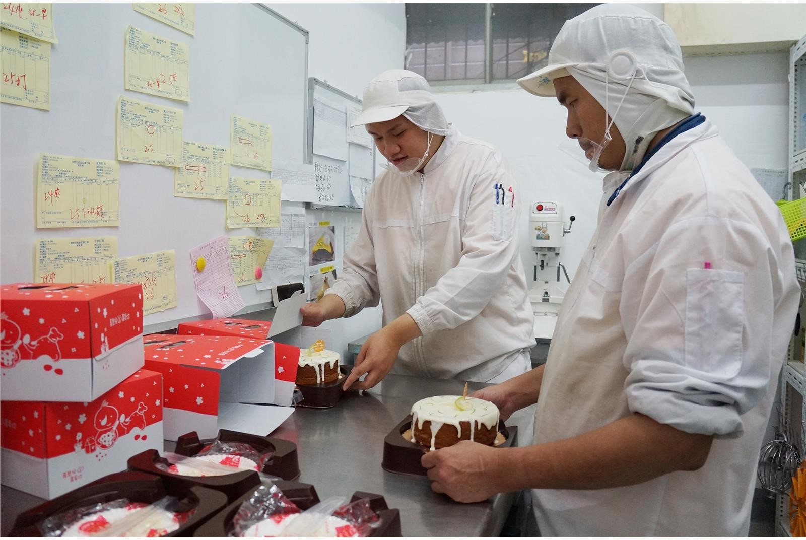 認捐喜憨兒蛋糕 送愛到部落