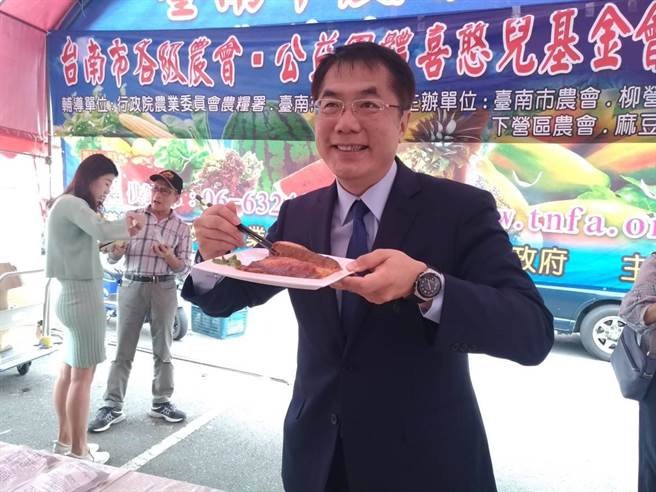 黃偉哲牽線喜憨兒加工食品上架農會超市