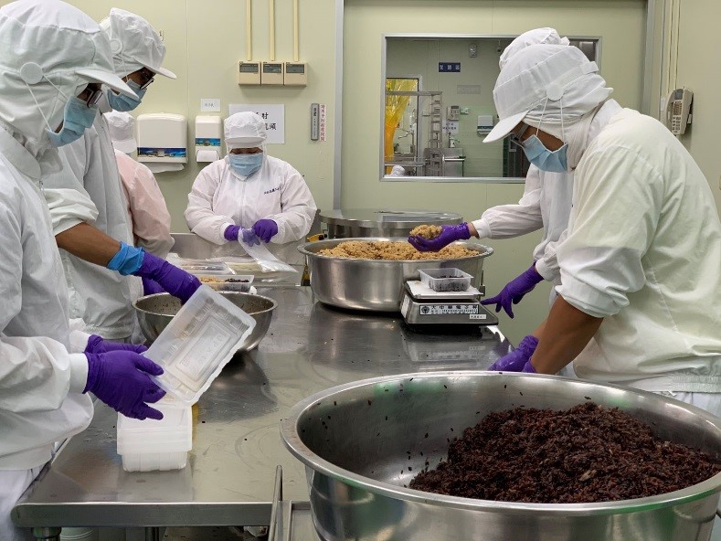 端午節最暖的故事！這群憨兒親做油飯　要讓弱勢家庭好過節