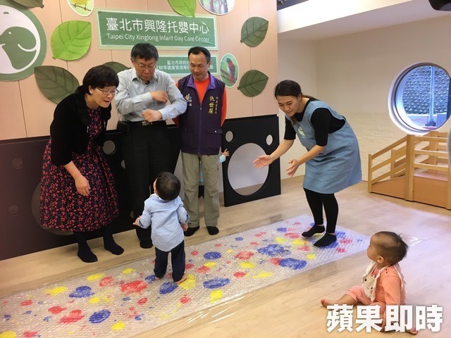 柯文哲參觀興隆公宅2區社福設施